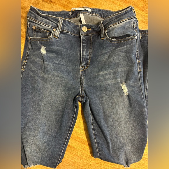 Sale 5/40 💕 Celebrity Pink Jeans 5/27 Dark Wash - Picture 1 of 5